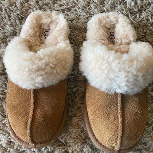 UGG Unisex Child Cozy Slipper Size 2